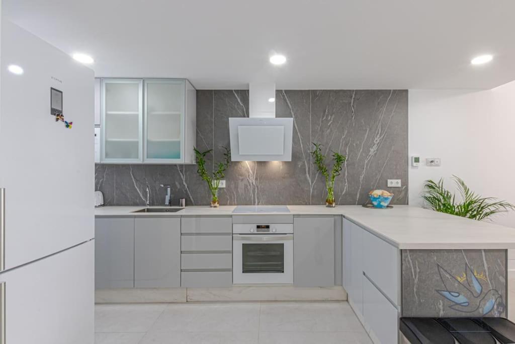 Puerto Marina Luxury 2Bdr Apartment With Sea View Benalmadena Bagian luar foto